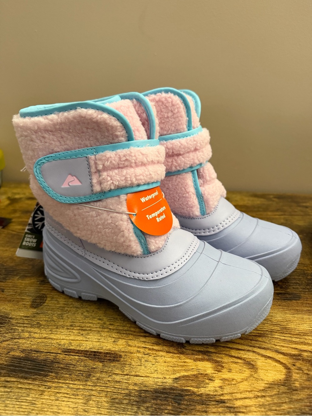 NWT Ozark Trail Girls Waterproof Snow Boots Size 3 Pink Purple